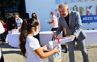 Belediyeden yangınzede öğrencilere tablet desteği