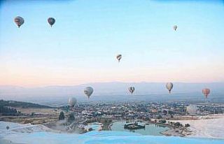 Beyaz cennetin semalarında cumhuriyet coşkusu yaşandı