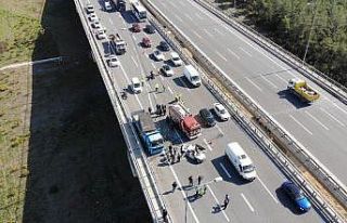 Beykoz’da İSKİ’ye ait kamyon otomobil üzerine...