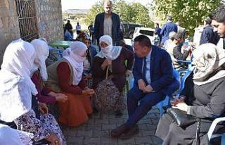 Beyoğlu, memleketi Lice’de vatandaşlara domates...