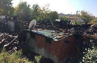 Bilecik’te çıkan yangında kerpiç ev kullanılmaz...