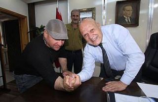 Bilek güreşinde Bayburt’un bileği bükülmüyor