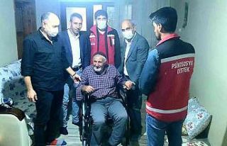 Bingöl’de engelli vatandaşa tekerlekli sandalye...