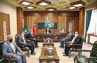 Bingöl’de muhtarlar Vali Ekinci ile bir araya geldi