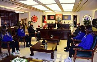 "Bizim Kızlar"dan Başkan Bakkalcıoğlu’na...