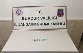 Burdur’da zehir tacirlerine suçüstü baskın