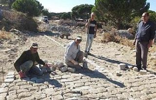 Burhaniye’de çamurdan kurtulan köylülerden belediyeye...