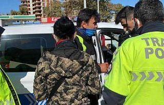 Bursa’da çalıntı araçla şehir turuna polis...