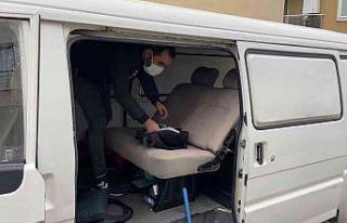 Bursa’da park polisinin dikkati bahis çetesini...