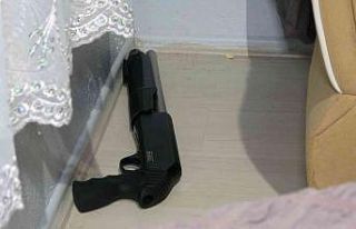 Bursa’da silah tacirlerine şafak operasyonu: 6...