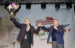 Büyük ozan Aşık Veysel, türkülerle anıldı