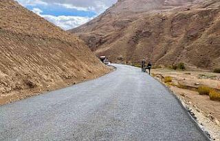 Büyükşehir, Başkale’de 14,5 kilometre beton...