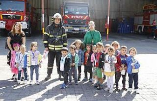Büyükşehir İtfaiyesi, minikleri ağırladı