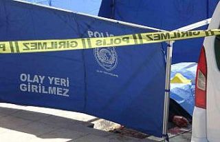 Cadde ortasında silahla vurulan şahıs hayatını...