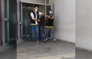 Çaldıkları otomobille kaza yapınca parçalarını...