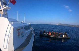 Çanakkale açılarında 35 düzensiz göçmen kurtarıldı
