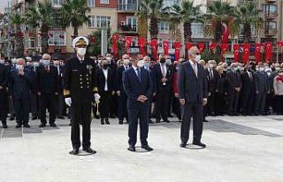 Çanakkale’de, 29 Ekim Cumhuriyet Bayramı çelenk...