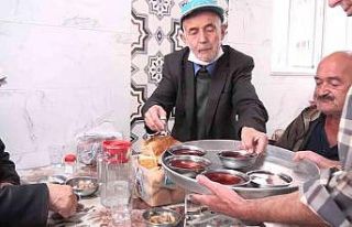 Çarşının ’Himmet babası’ 40 yıldır askıda...