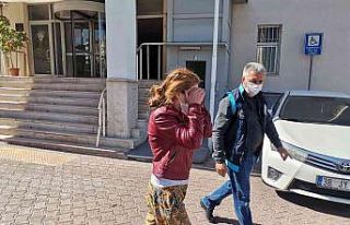 Çelik kapıları kırarak hırsızlık yapan 4 kadın...