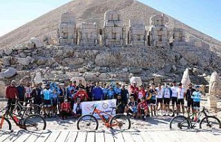 Cendere Köprüsü’nden Nemrut Dağı’na bisikletli...