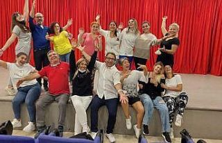 Çeşme Belediye Tiyatrosu çalışmalara başladı