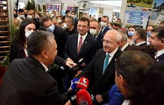 CHP Lideri Kılıçdaroğlu Murtapaşa standında