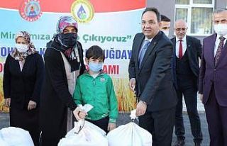 Çiftçilere karakılçık tohum desteği