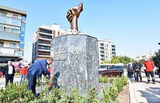 Çiğli Deprem Anıtı törenle açıldı