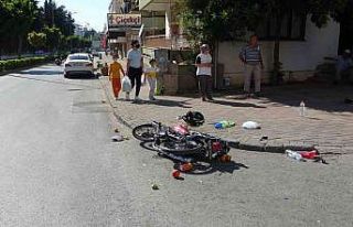 Cipin çarptığı motosiklet sürücüsü metrelerce...