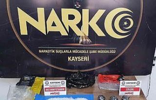 Cips poşetinden uyuşturucu çıktı