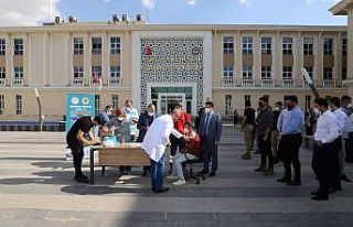 Cizre Belediyesi personelleri Covid-19 aşılama faaliyetlerine...