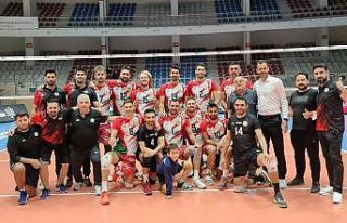 Cizre Belediyesi voleybol takımı çeyrek finalde