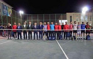 Cizre’de ayak tenisi turnuvası yapıldı