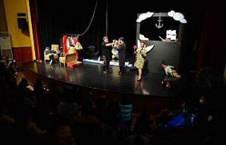 Çocuklar tiyatroya doyacak