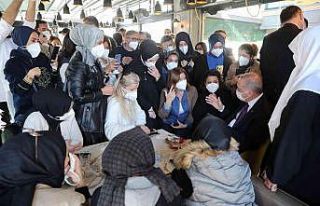 Cumhurbaşkanı Erdoğan Çengelköy’de kafede vatandaşlarla...