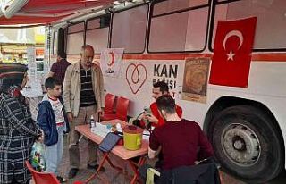 Cumhuriyet Bayramında kan bağışına yoğun ilgi