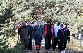 Cumhuriyet için yürüdüler, doğaya kınalı keklik...