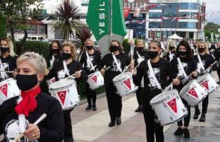 Cumhuriyet Kadınları Bandosu’dan 29 Ekim gösterisi