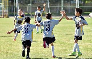 Cumhuriyet Kupası için 20 takım ter döktü