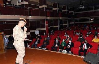 Cumhuriyet şiirleri seslendirildi