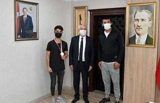 Demir yumruk Sırbistan yolunda