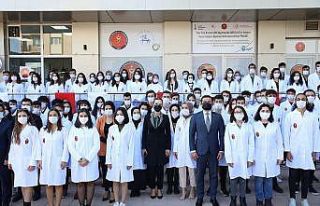 DEÜ’lü veterinerler beyaz önlüklerini giydi