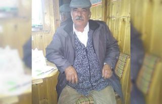 Devrilen traktörün sürücüsü hayatını kaybetti