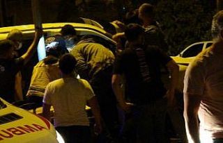 Devriye gezen polis ekipleri kaza yaptı: 2’si polis...