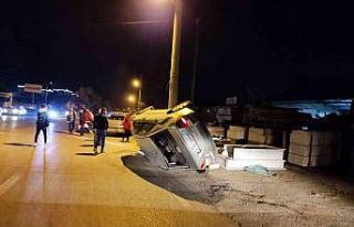 Direksiyon hakimiyetini kaybetti, takla atarak durabildi