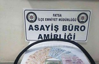 Dolarla kumar oynayanlara suçüstü: 5 şahsa 6 bin...