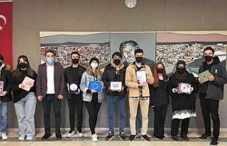 DPÜ Güzel Sanatlar Fakültesi öğrencilerine çizim...