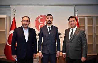 Dündar’dan MHP Osmangazi teşkilatına ziyaret