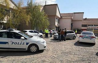 ’Dur’ ihtarına uymayan sürücü aracını bırakıp...