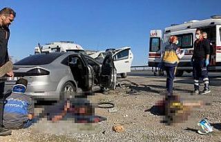Düzensiz göçmenleri taşıyan otomobille cip çarpıştı:...